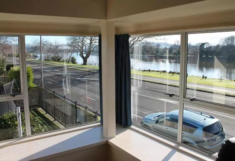 اتاق استاندارد با چشم‌انداز رودخانه, Riverview Motel
