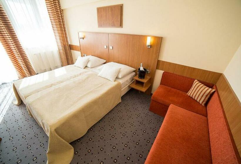 Номер Стандарт Трехместный, Art Hotel Superior