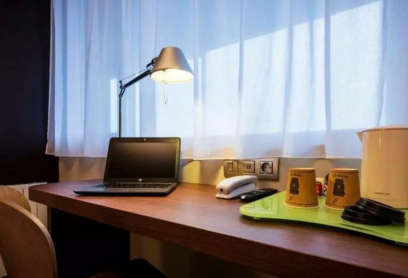 Standard Room, Campanile Hotel & Restaurant Amsterdam Zuid Oost