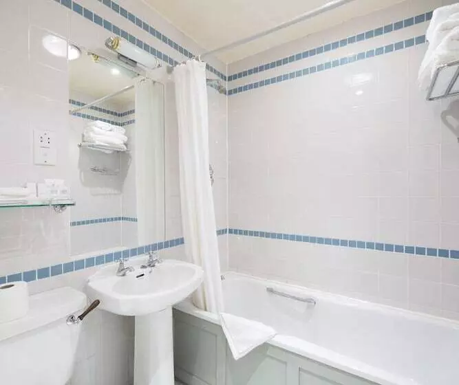 اتاق استاندارد سه نفره, Aberdeen Lodge