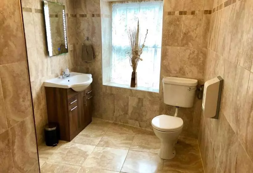 اتاق خانوادگی با سرویس بهداشتی مشترک, Atlantic Guest House