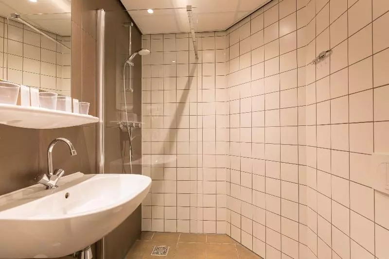 Standard Neljän Hengen Huone, Best Western Amsterdam
