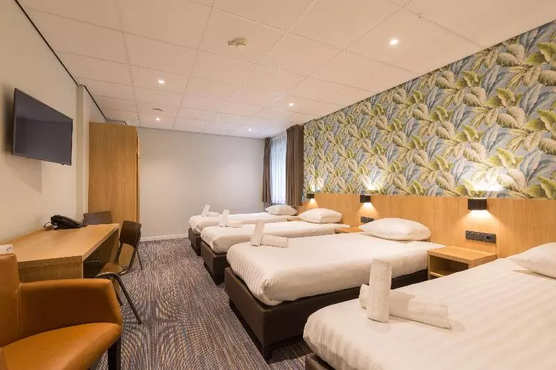 Standard Neljän Hengen Huone, Best Western Amsterdam