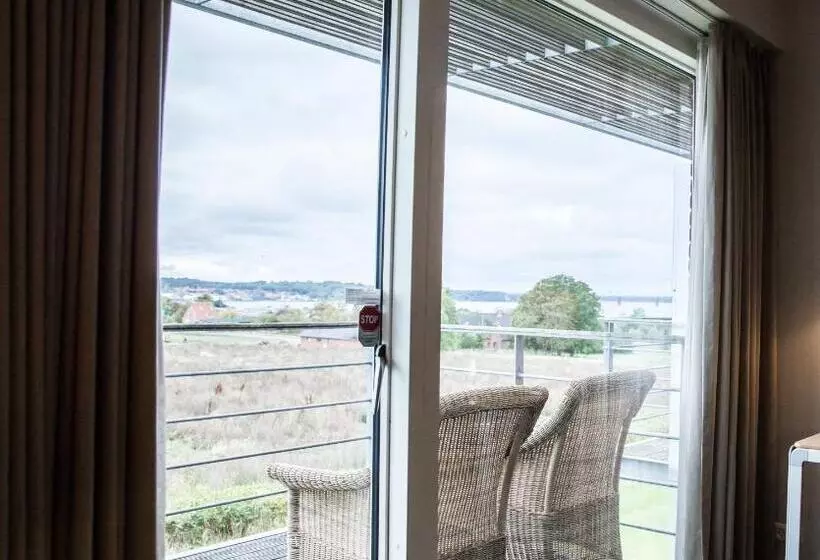 Quarto Deluxe com Vistas, Comwell Middelfart