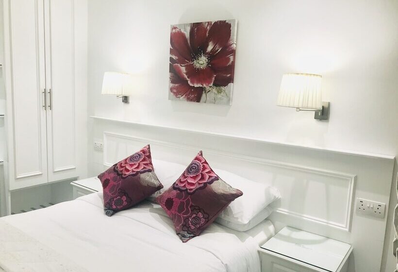 חדר סטנדרט, Dergvale