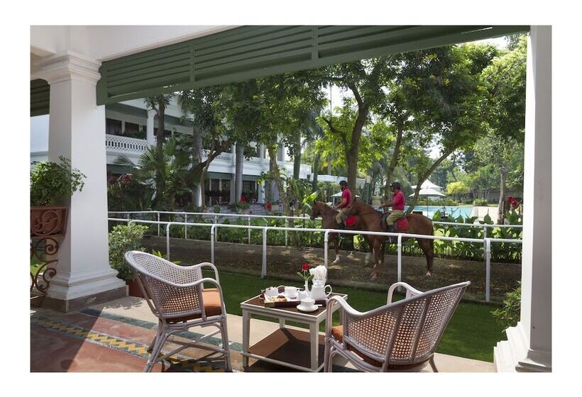 标准间, Jehan Numa Palace