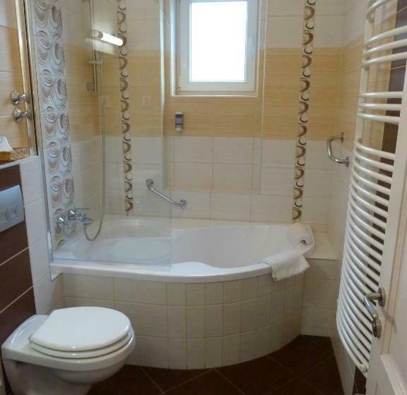 جناح غرفتين نوم, Kikelet Villa