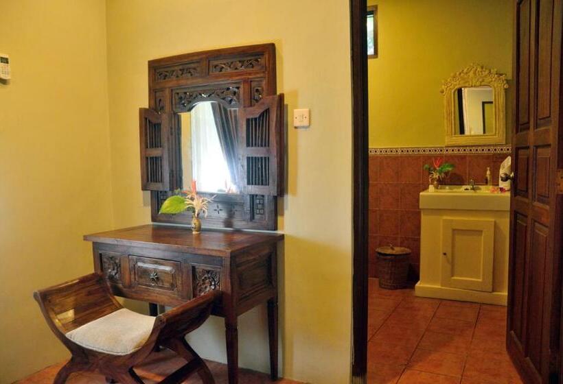 Standard Bungalow, Peneeda View Beach