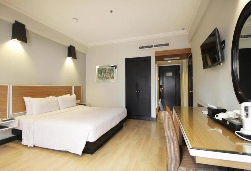 带大床的豪华间, Santika Premiere Jogja