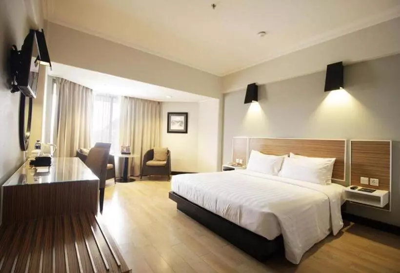 キングサイズベッドのエクゼクティブルーム, Santika Premiere Jogja