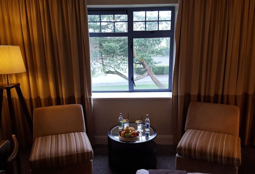 جناح غرفتين نوم, Shamrock Lodge