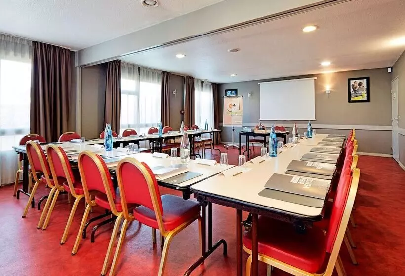 ダブルベッドスタンダードルーム, Campanile Marne La Vallée   Chelles