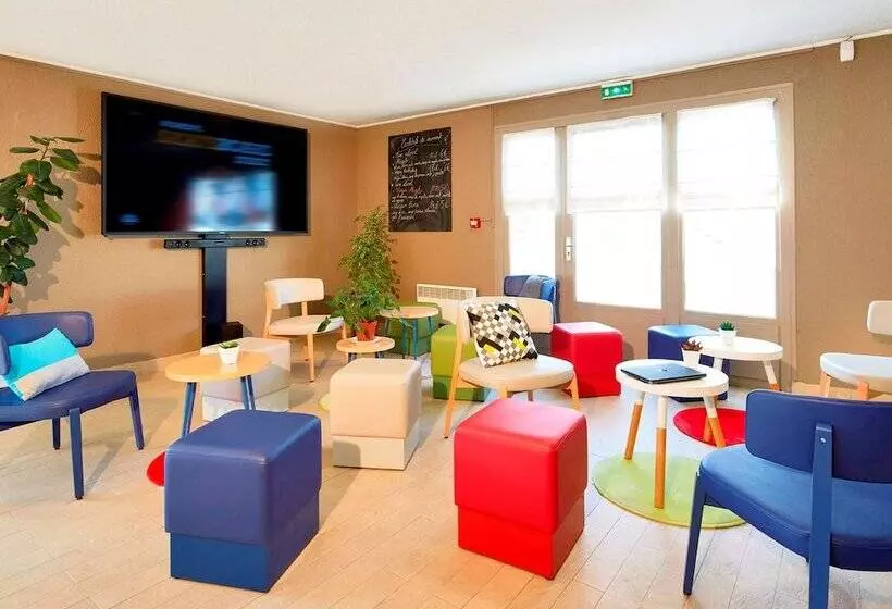 ダブルベッドスタンダードルーム, Campanile Marne La Vallée   Chelles