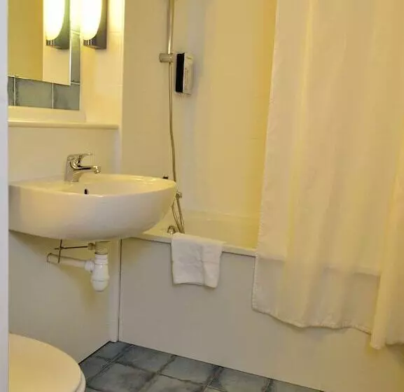 ダブルベッドスタンダードルーム, Campanile Nimes Centre  Mascarbonnel