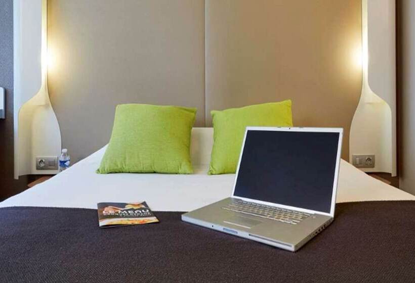 스탠다드 룸 더블 침대, Campanile Nimes Centre  Mascarbonnel