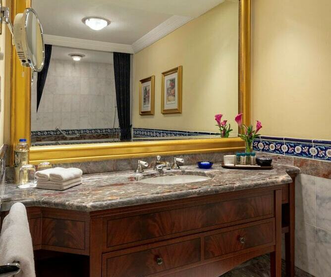 Standard Room, çırağan Palace Kempinski Istanbul