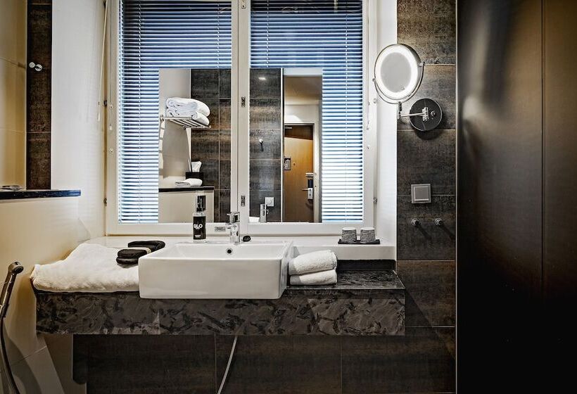 디럭스 룸, Glo Hotel Art