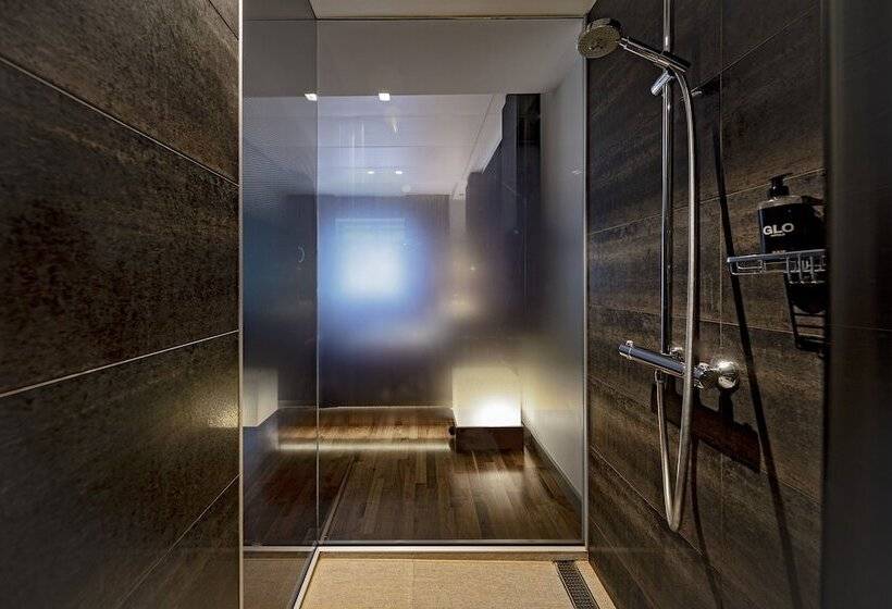 컴포트 룸, Glo Hotel Art