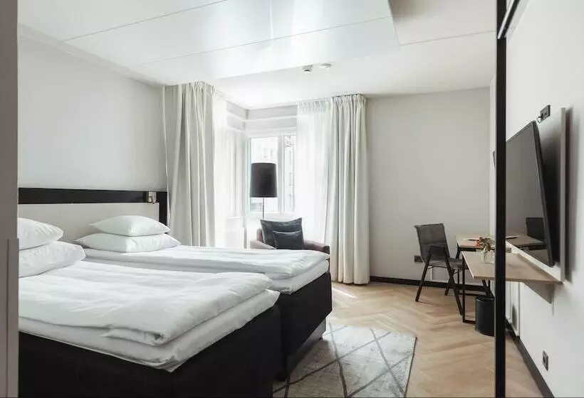 コンフォートルーム, Glo Hotel Art