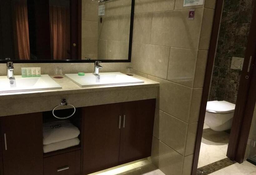 جناح سوبيريور, Huatian Chinagora