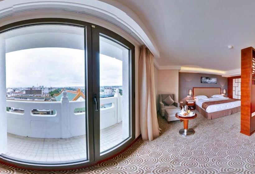 수피리어 스위트, Huatian Chinagora