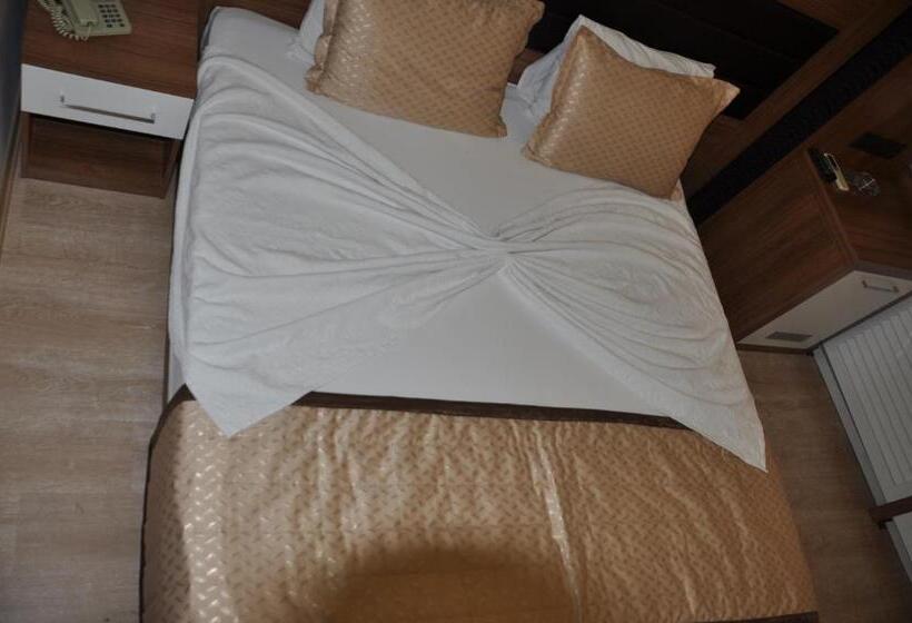 اتاق استاندارد سه نفره, Kabacam