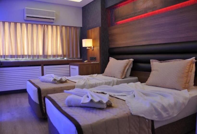 Quarto Triplo Estandar, Kabacam