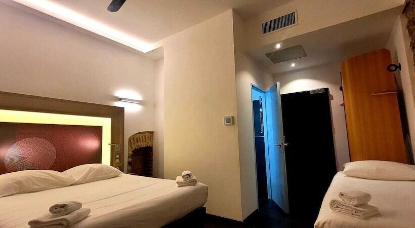 اتاق استاندارد سه نفره, Kalliste