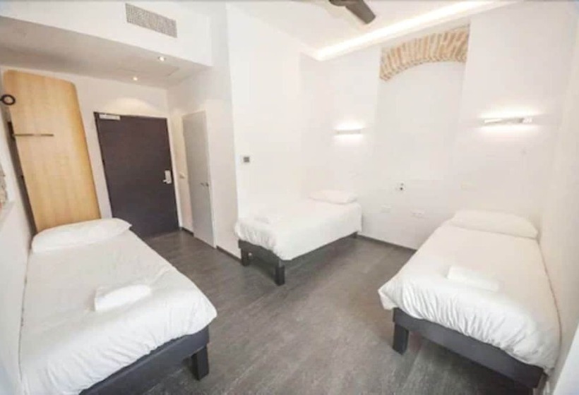 اتاق استاندارد سه نفره, Kalliste