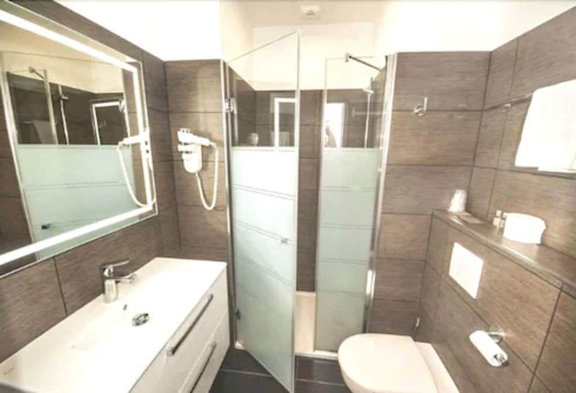 اتاق خانوادگی, Kalliste