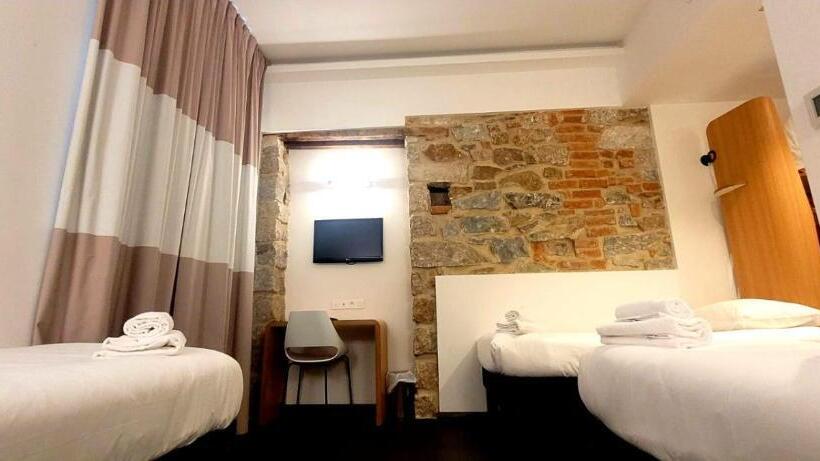 اتاق استاندارد سه نفره, Kalliste