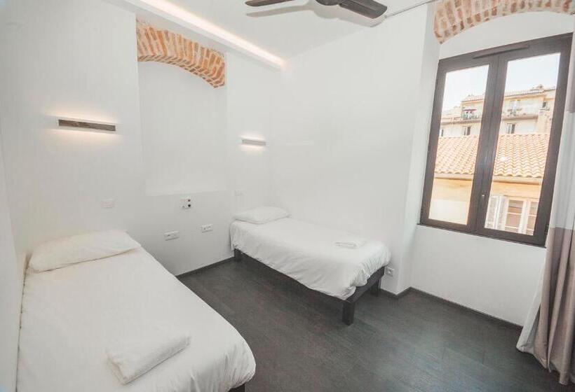 اتاق استاندارد, Kalliste