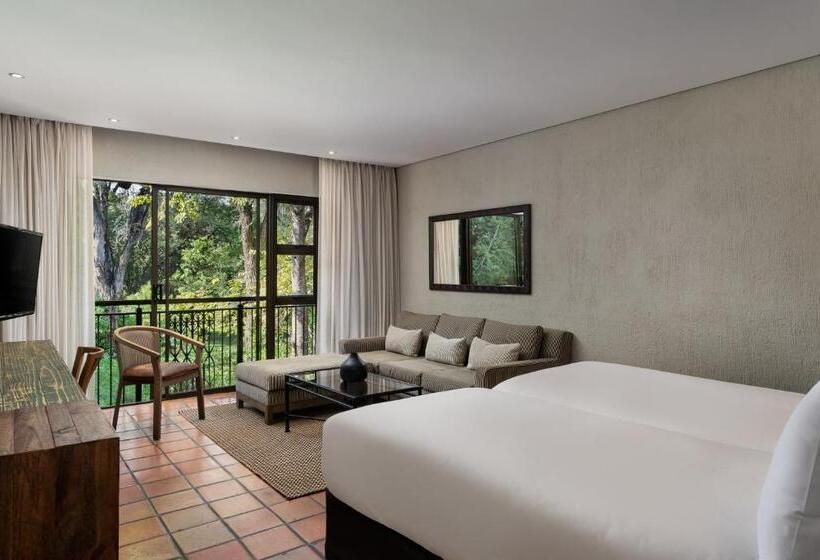 Номер Deluxe, Kruger Gate