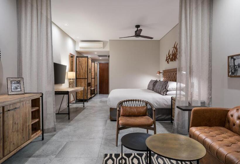 Номер Deluxe, Kruger Gate