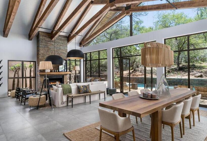 Люкс, Kruger Gate