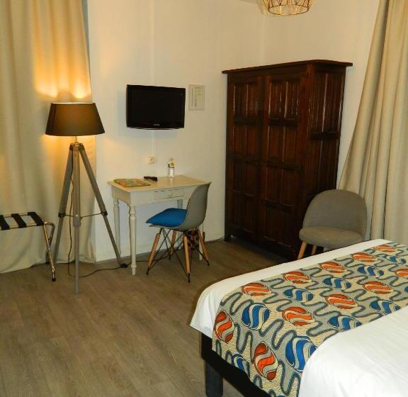 スタンダードルーム, Logis Hostellerie Du Neez