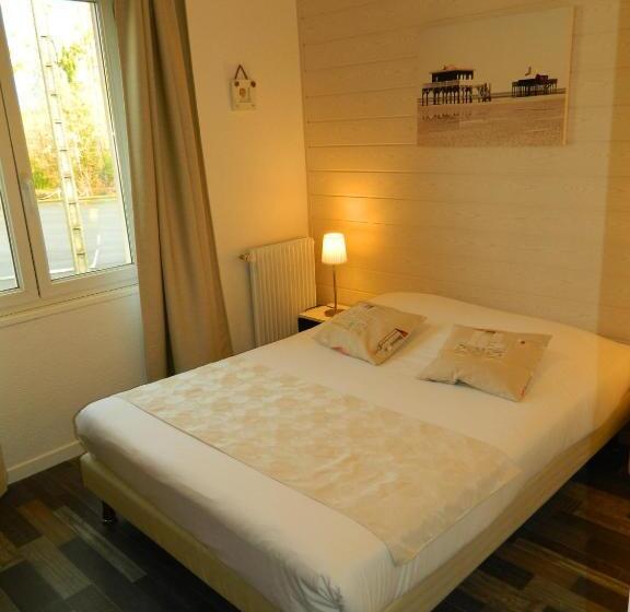 Номер Стандарт Трехместный, Logis Hostellerie Du Neez