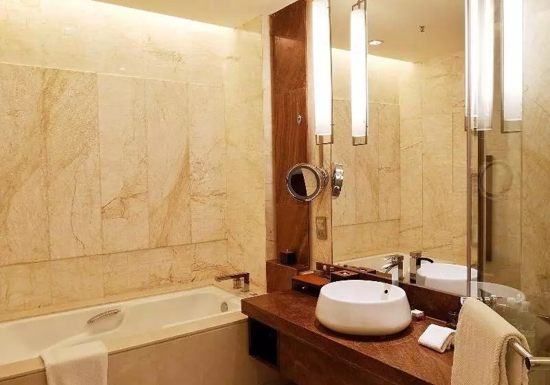 Deluxe Suite King Bed, Pullman Toulouse Centre Ramblas