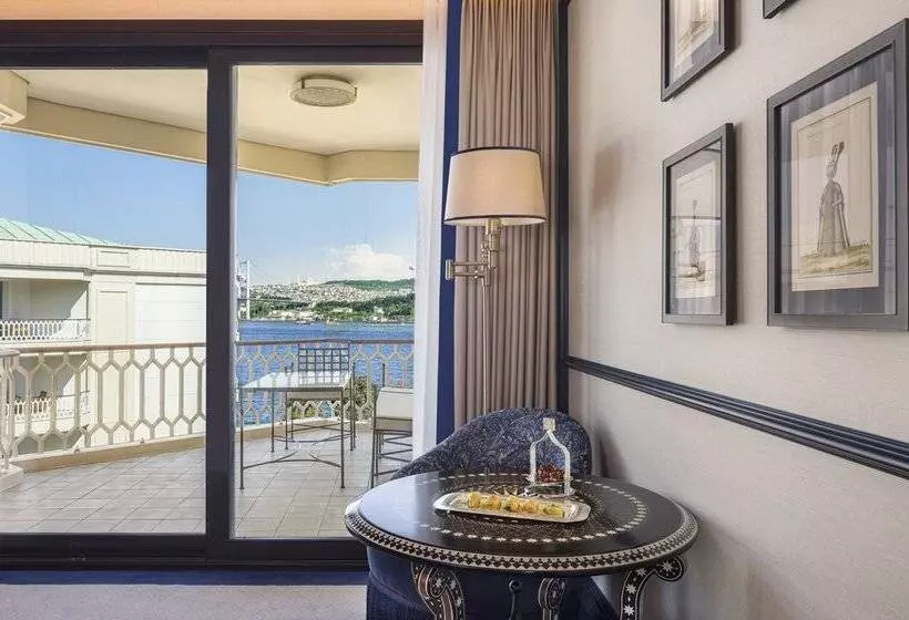Standard Room with Views, Çırağan Palace Kempinski Istanbul