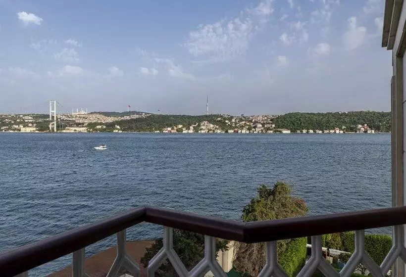 Standard Room with Views, Çırağan Palace Kempinski Istanbul