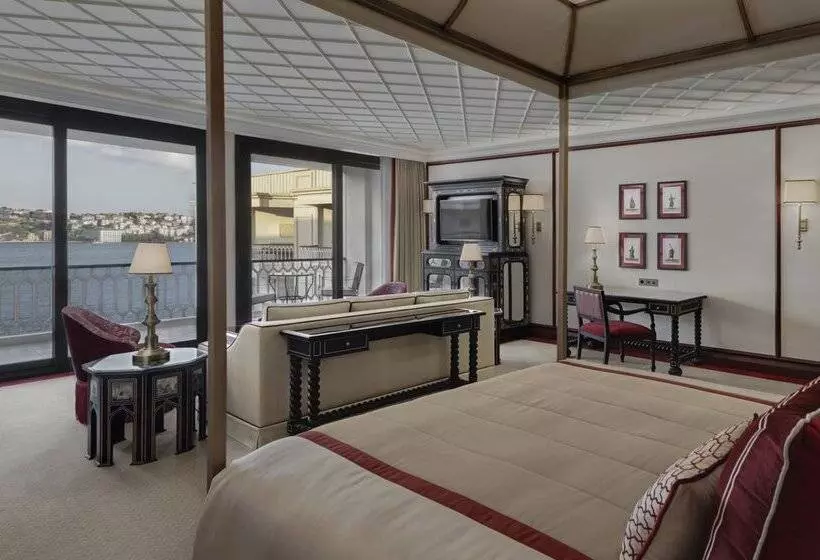 Deluxe Room King Bed & Views, Çırağan Palace Kempinski Istanbul