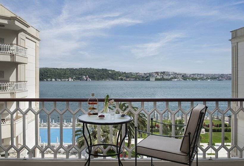 Deluxe Room King Bed & Views, Çırağan Palace Kempinski Istanbul
