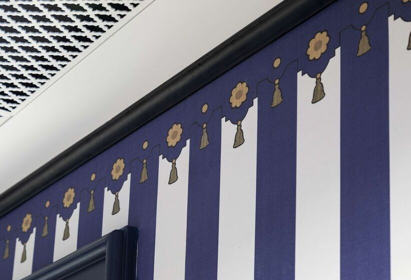 Standard Room, Çırağan Palace Kempinski Istanbul