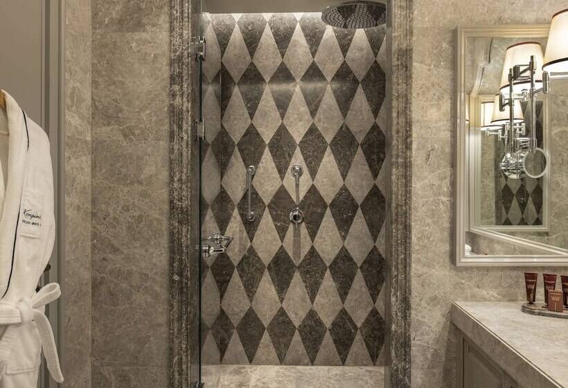 Deluxe Room with Views, Çırağan Palace Kempinski Istanbul