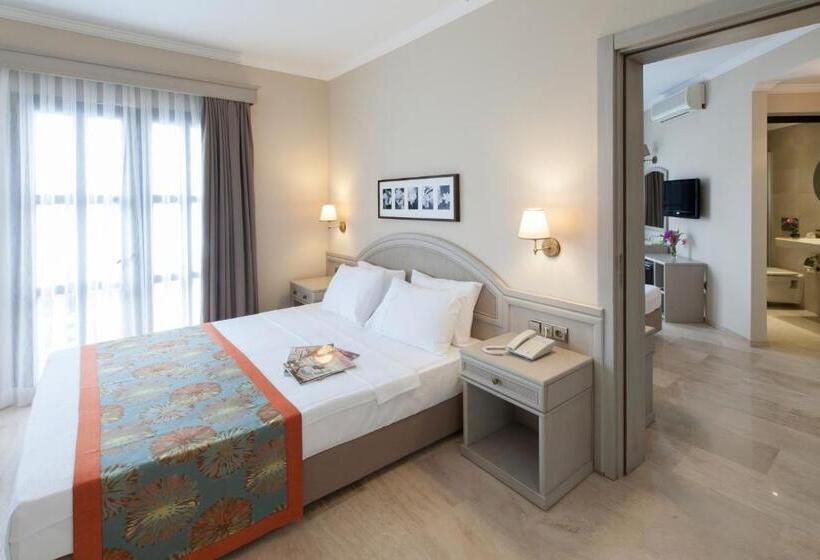 Четырехместный Номер Стандарт Вид на Море, Torbahan