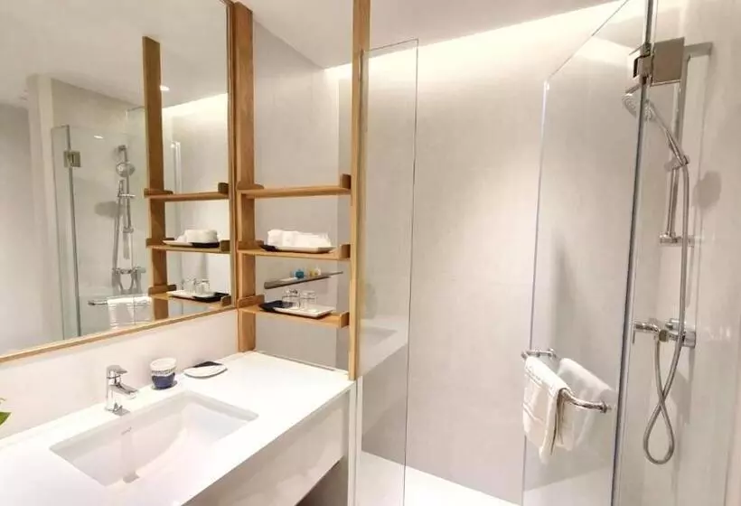 اتاق پریمیوم با چشم‌انداز باغ, Novotel Rayong Rim Pae Resort