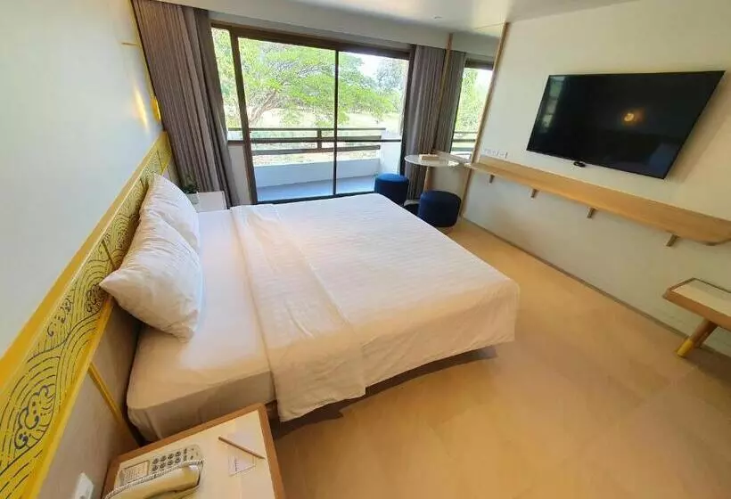 اتاق لوکس با چشم‌انداز باغ, Novotel Rayong Rim Pae Resort