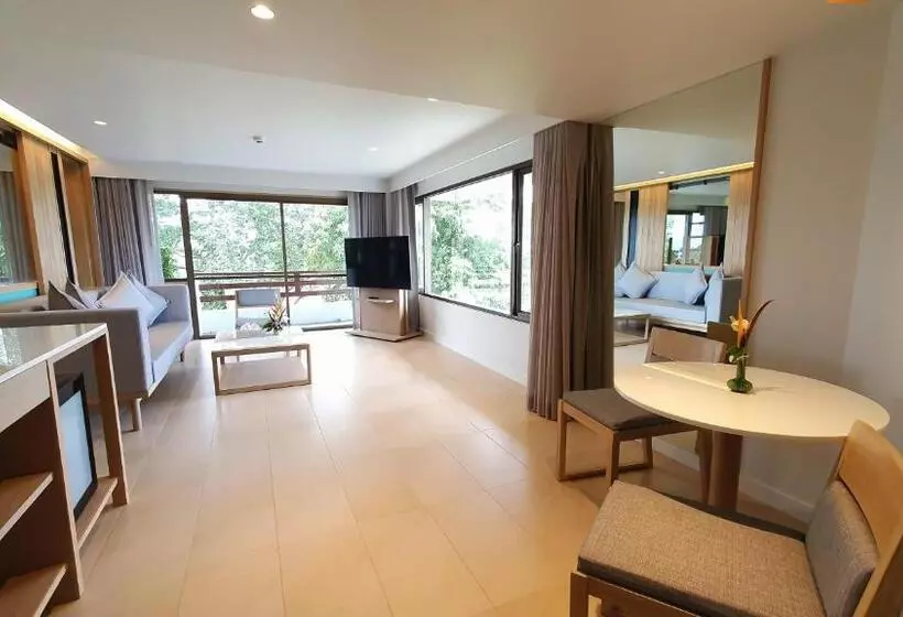 سوییت سوپریور, Novotel Rayong Rim Pae Resort