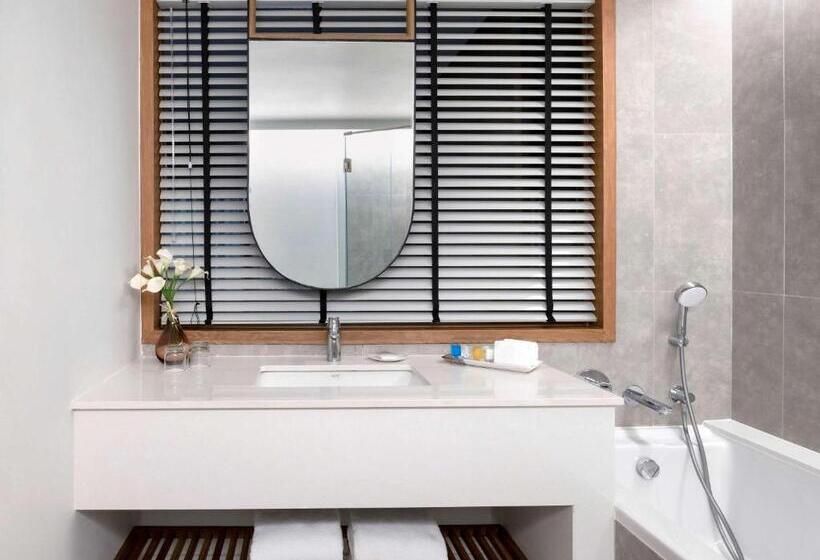 프리미엄 스위트, Novotel Rayong Rim Pae Resort