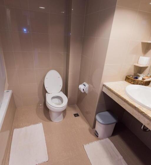 デラックストリプルルーム, Rayong Resort Hotel โรงแรมระยองรีสอร์ท